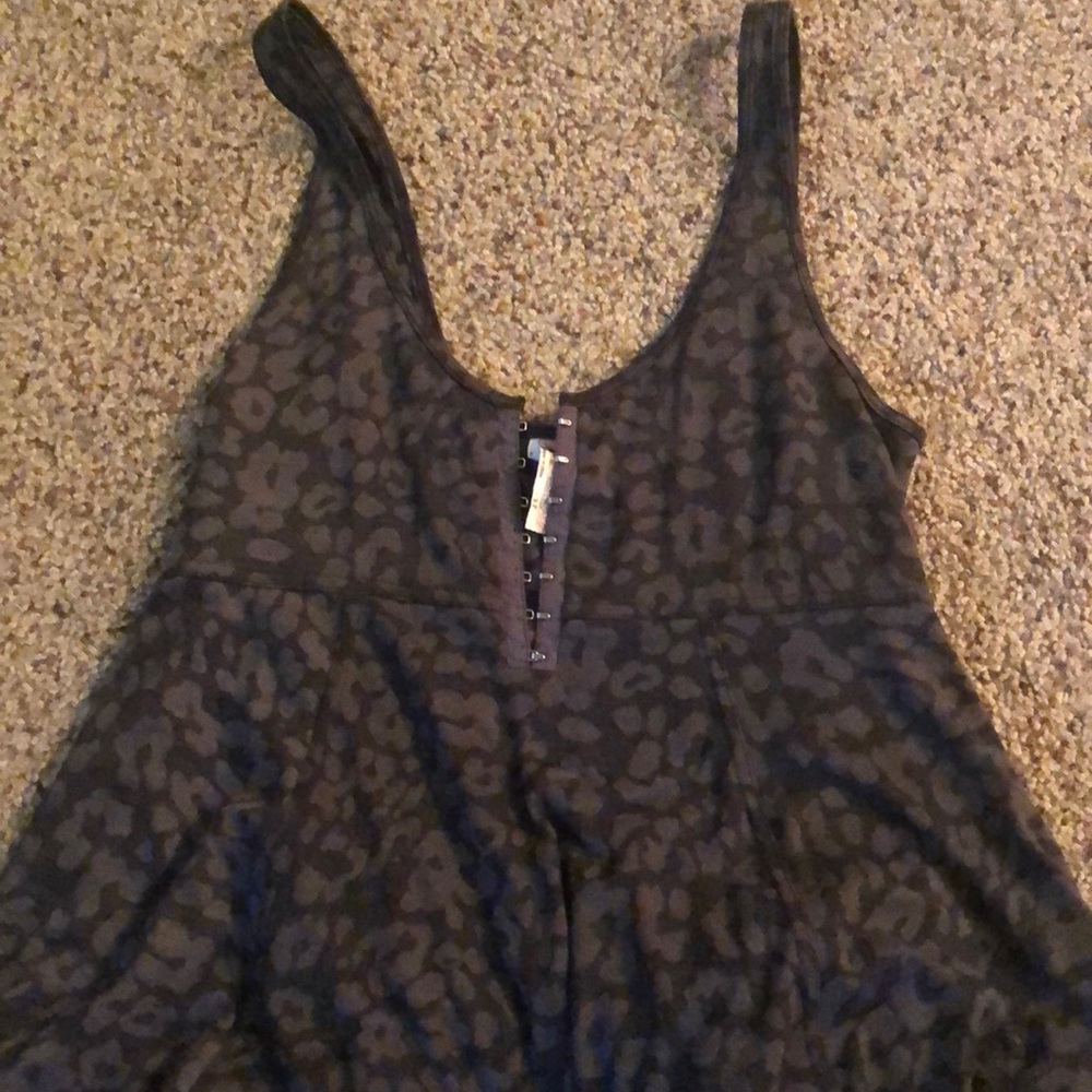 Cheetah print dress with hook and eye closures 🐆